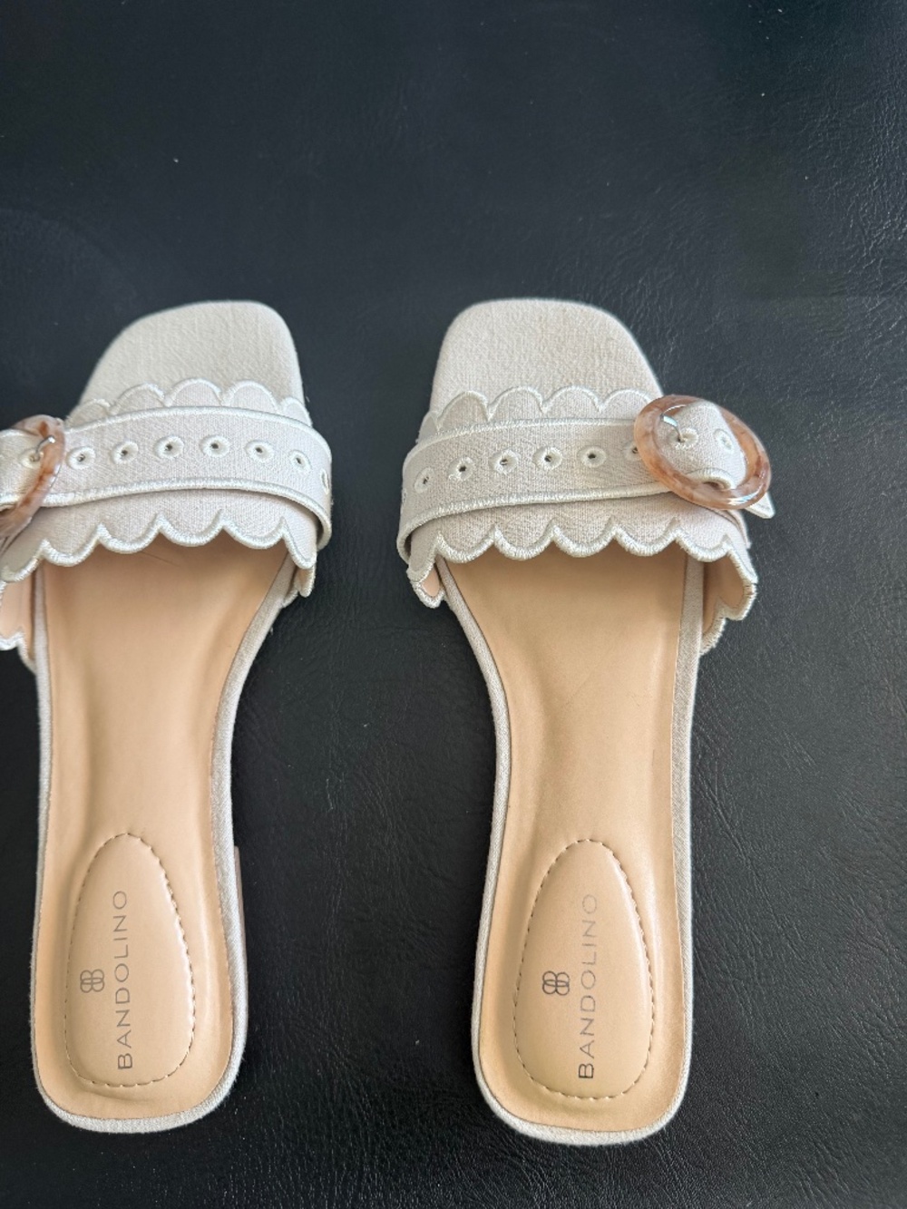Bandolino Cream Tan Sandal Slides with Buckle Scallop Edging 8